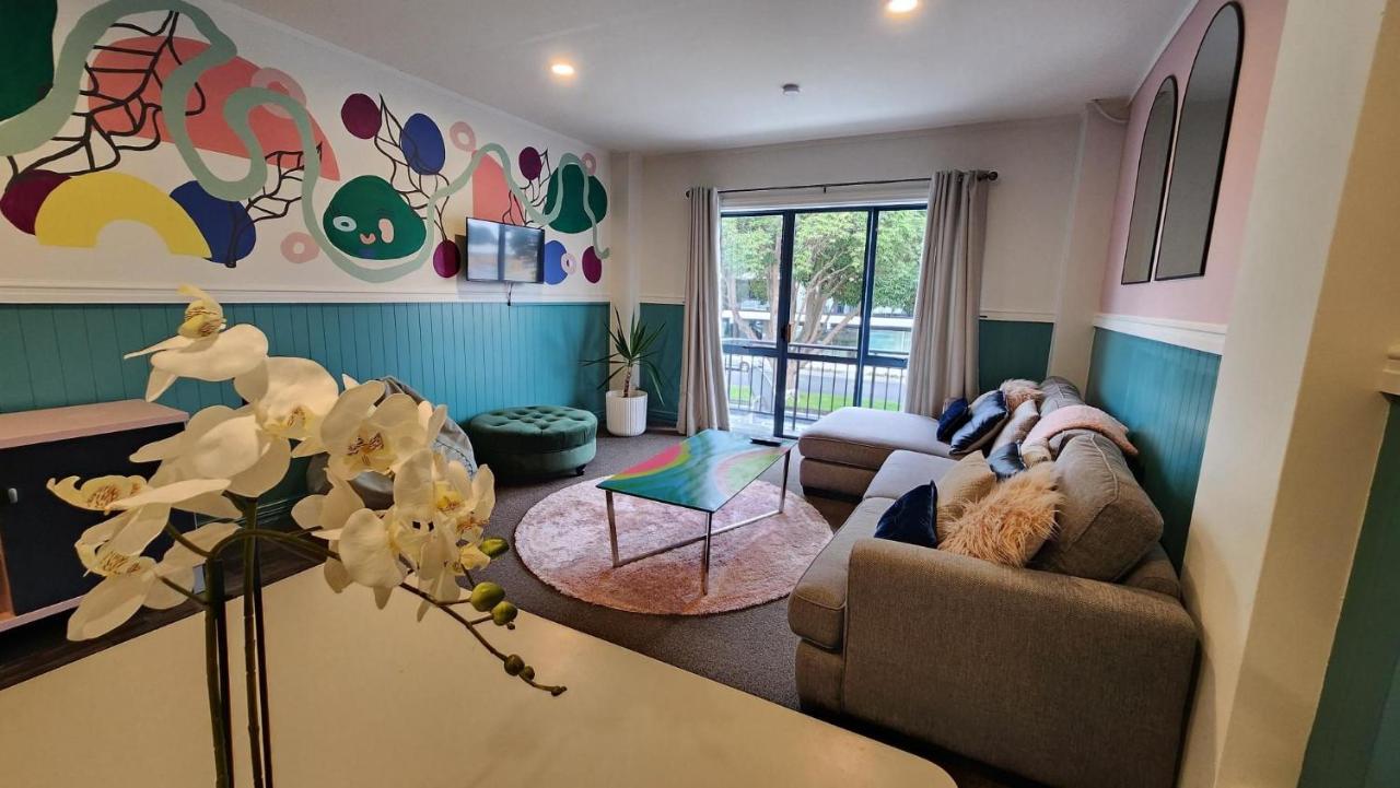 Arty Apartments — 4-Star Luxury Hotel in Tauranga, New Zealand