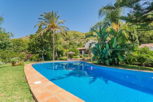 Cubo's Villa Las Lagunas de Azahar High Privacy — 4-Star Luxury Hotel in Coin, Spain