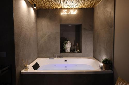 Le Nid Luxury Suite — 4-Star Luxury Hotel in Catania, Italy