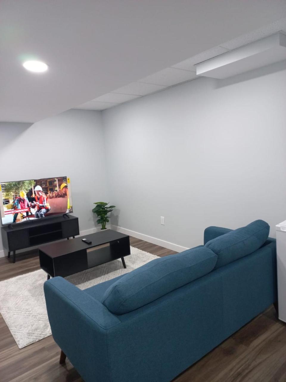 Luxury 1 Bedroom Basement Suite — 4-Star Luxury Hotel in Winnipeg, Canada