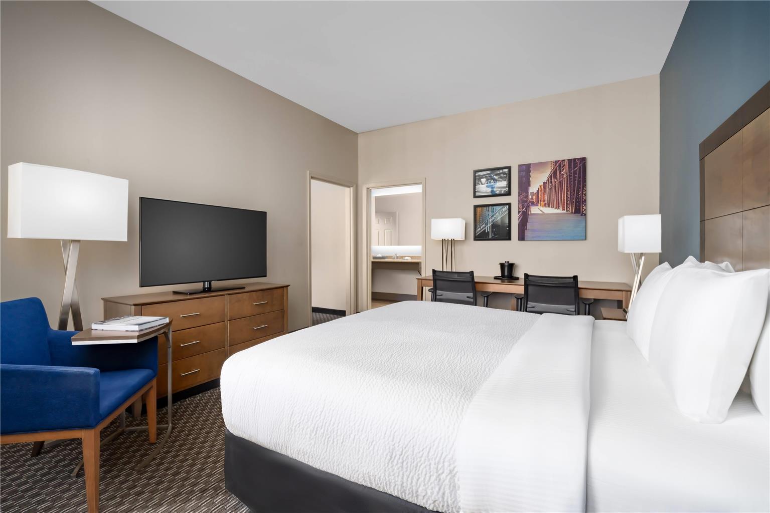 La Quinta Inn & Suites by Wyndham Chicago Downtown - photo 45