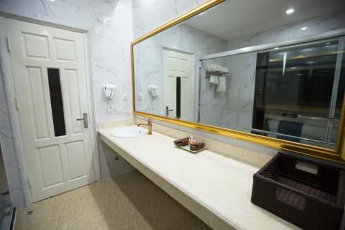 Phoenix International Hotel Phu Son Resort in Bac Ninh, Vietnam