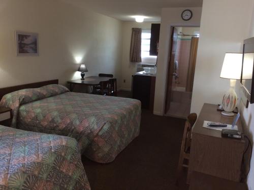 Crystal Sands Motel - photo 35