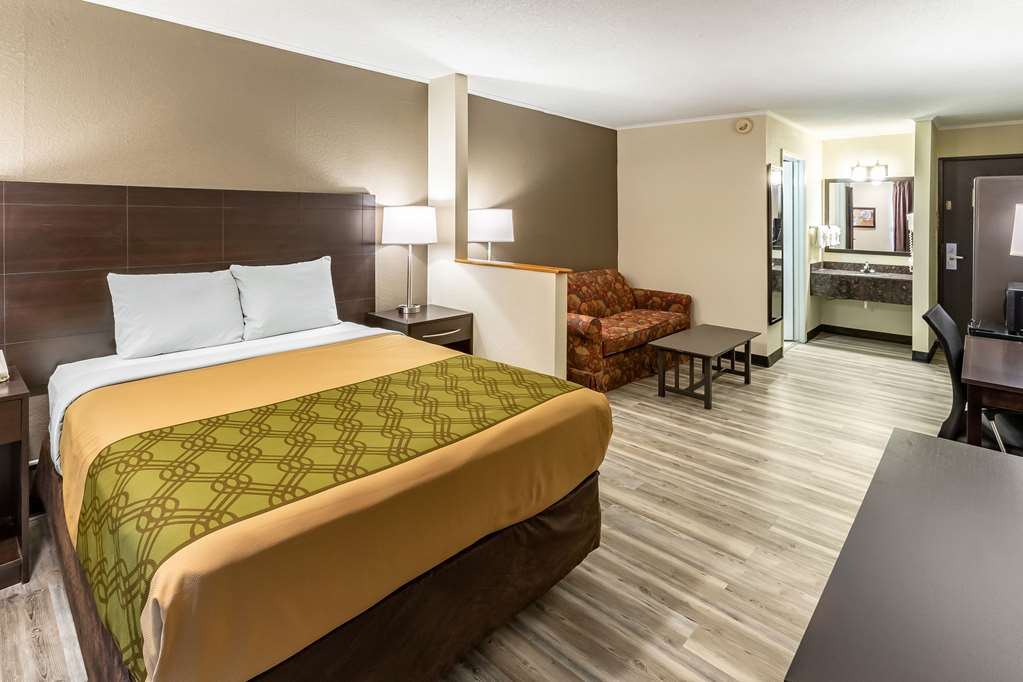 Econo Lodge Inn & Suites Newton - photo 21