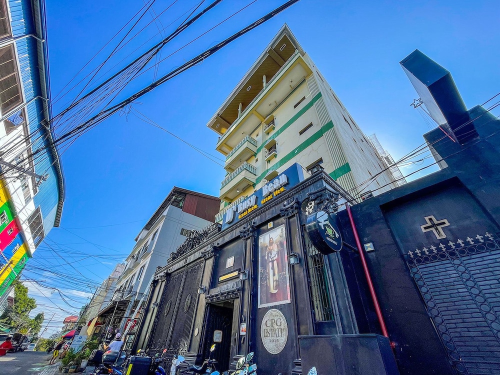 Chanel Paris Hotel powered by Cocotel in Taguig, Philippines