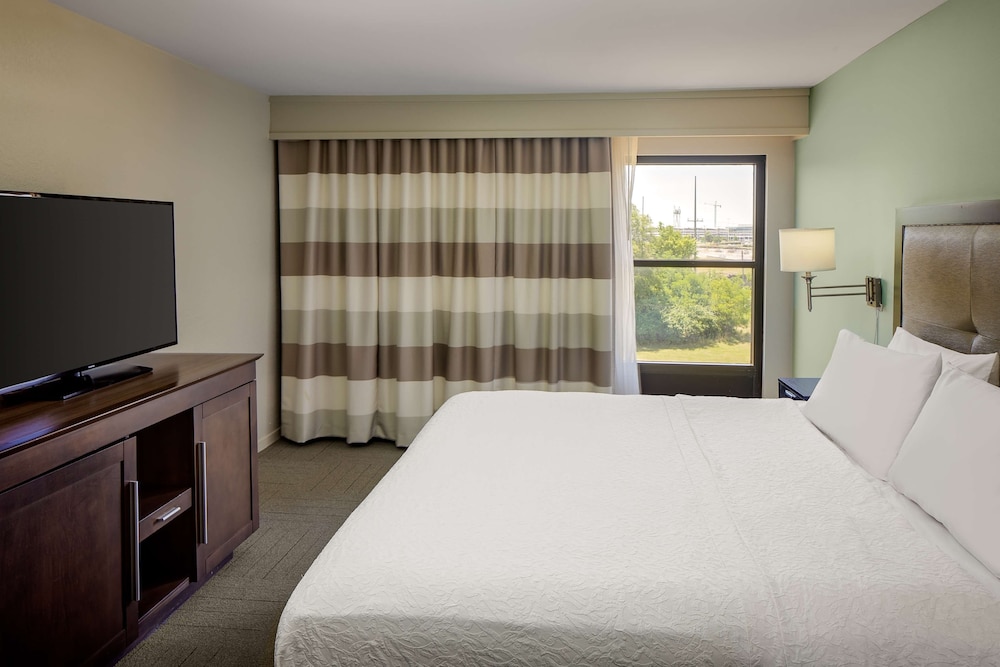 Hampton Inn & Suites Nashville Airport - photo 14