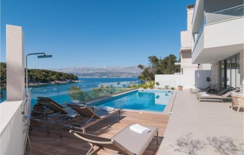 Awesome Home In Splitska With Sauna — 5-Star Luxury Hotel in Supetar, Croatia