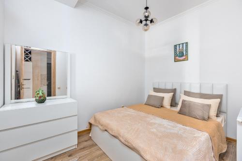 LE Home Cozy 2 BR apartment in Saburtalo