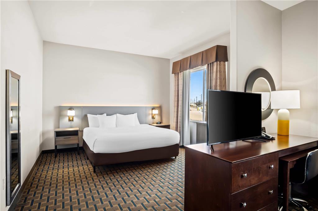Comfort Suites Waxahachie Dallas - photo 16