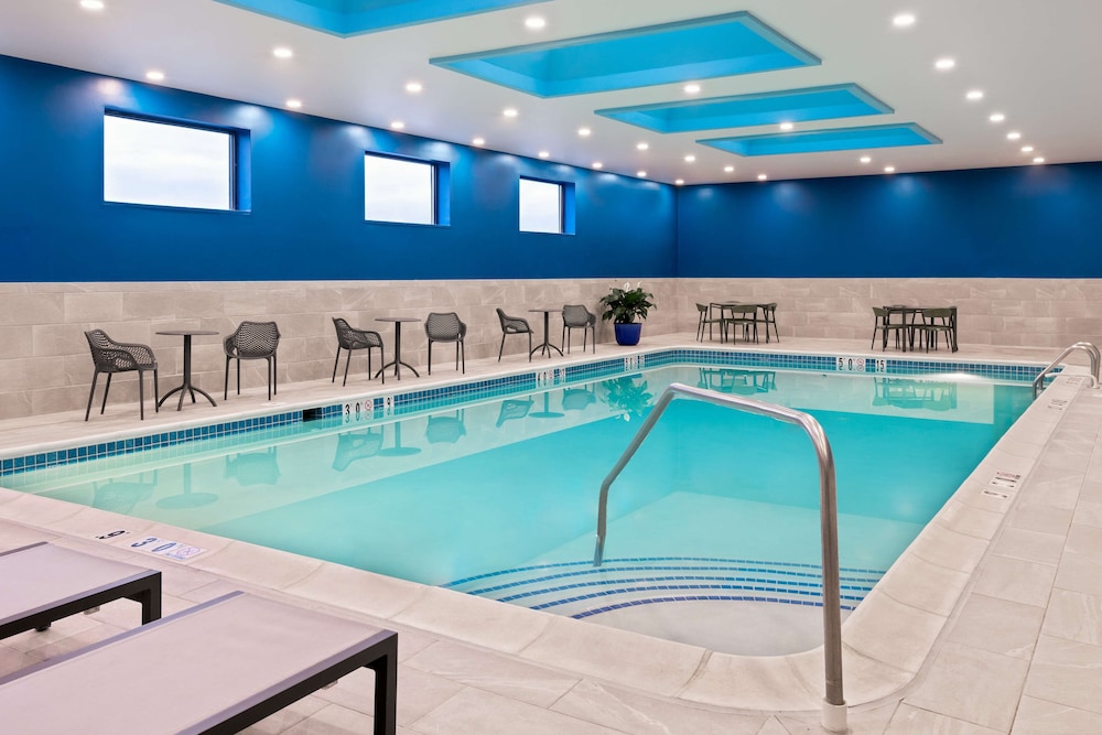 Hampton Inn Salisbury - photo 19