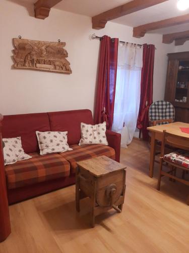 Casa Vacanze da Lino — 4-Star Luxury Hotel in Nus, Italy