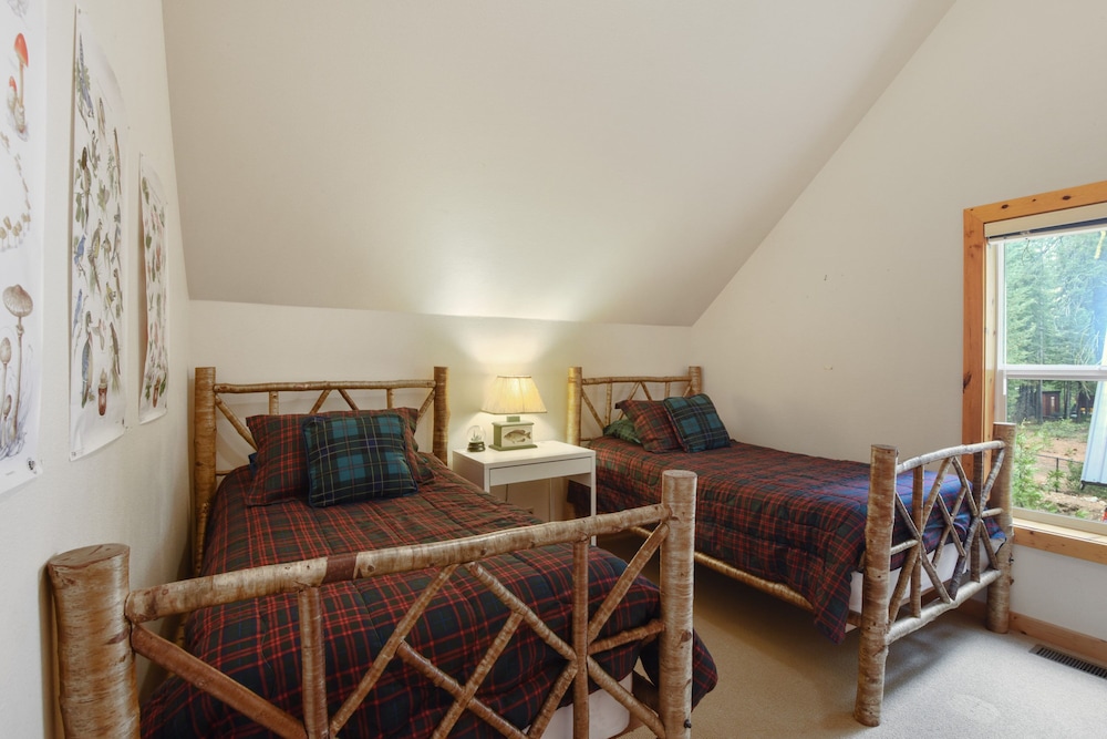 Tucked Inn Tahoma - photo 4