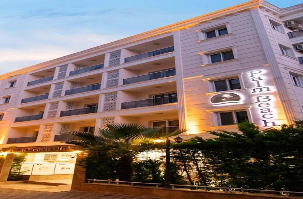 Palm Beach Hotel — hotel in Silifke