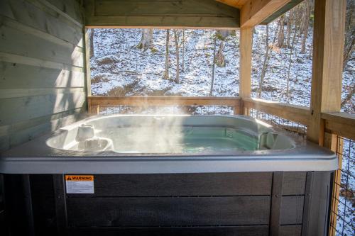 Fox Haven By Avada Properties - last minute hotel in Pigeon Forge