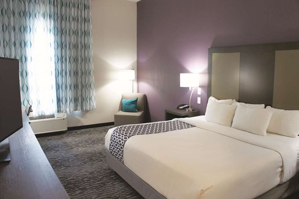 La Quinta Inn & Suites by Wyndham Chattanooga Lookout Mtn - photo 29