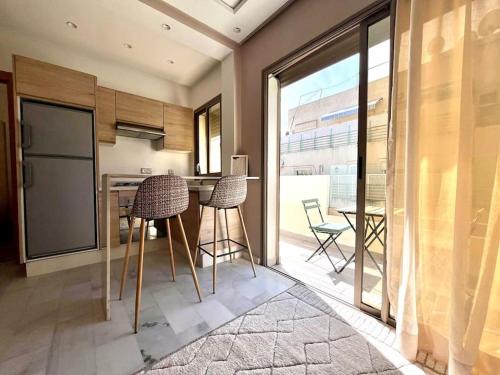 Cosy appart avec terrasse en plein cœur de Casa — 4-Star Luxury Hotel in Casablanca, Morocco