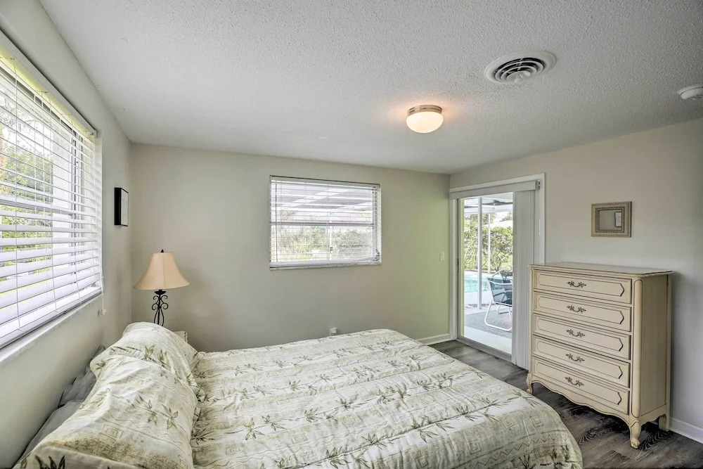 Quiet Venice Retreat with Private Lanai and Pool in Venice, United States