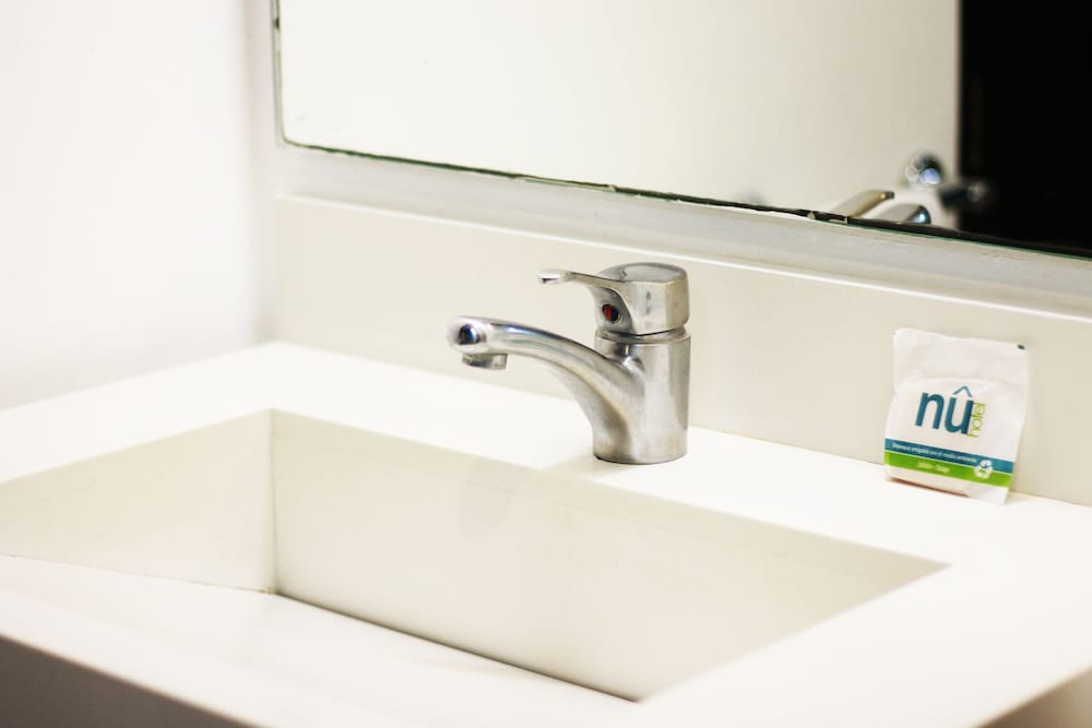 Bathroom sink