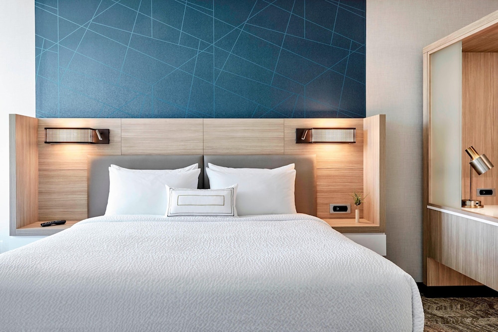 SpringHill Suites by Marriott Canfield - photo 3