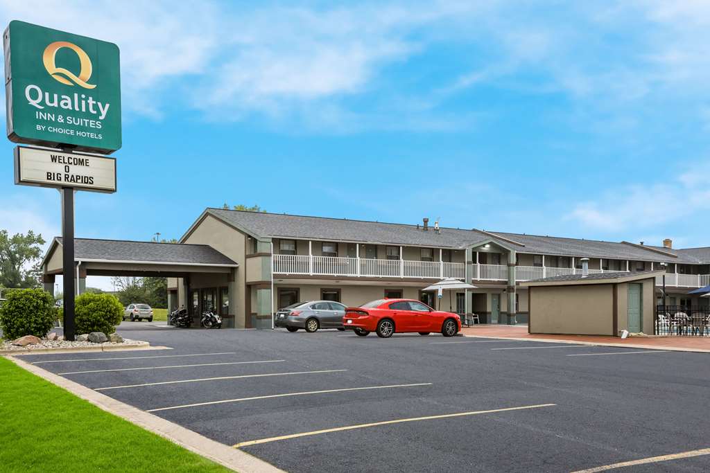 Quality Inn & Suites Big Rapids near University — hotel in Big Rapids