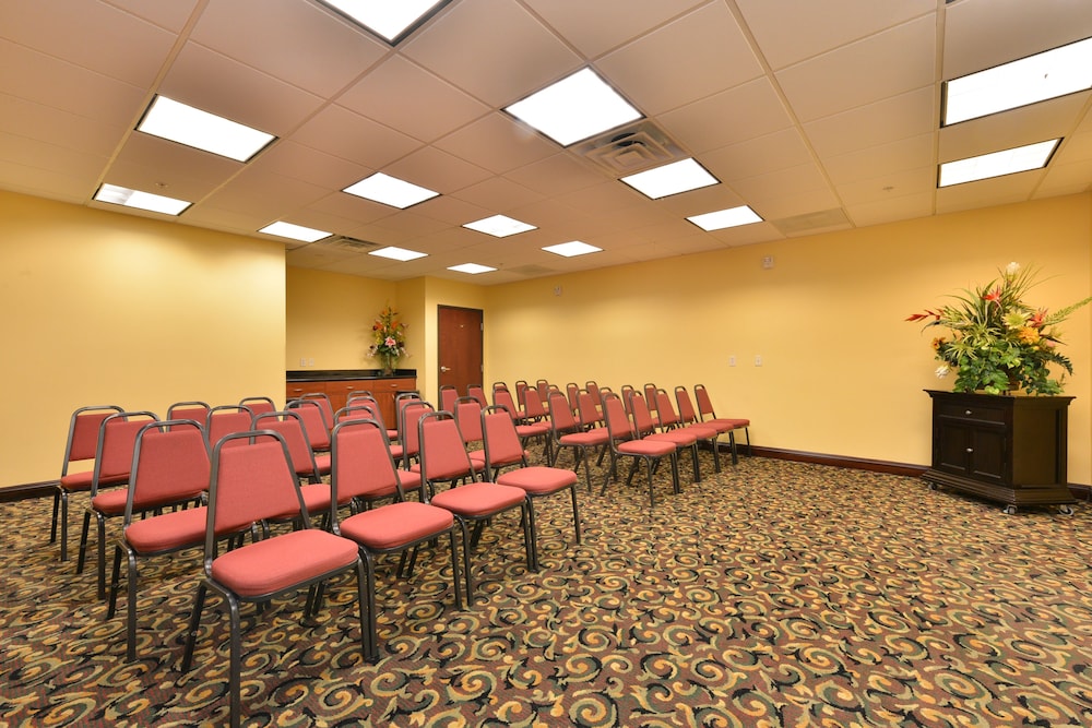 Comfort Inn & Suites Las Vegas Nellis - photo 32