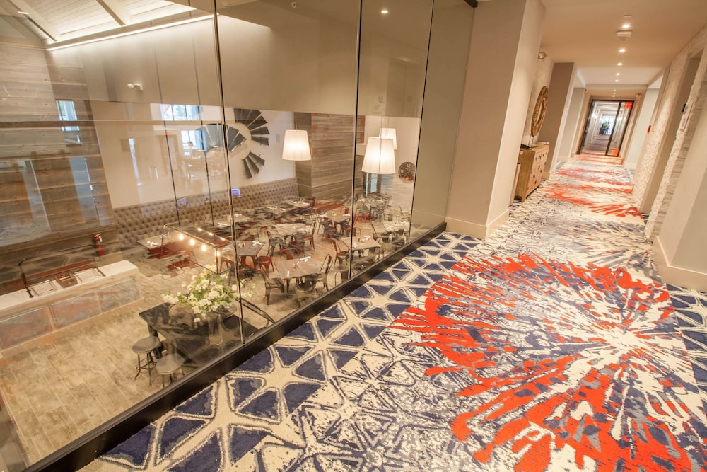 Hotel Renovo Des Moines Urbandale Tapestry Collection Hilton - photo 40