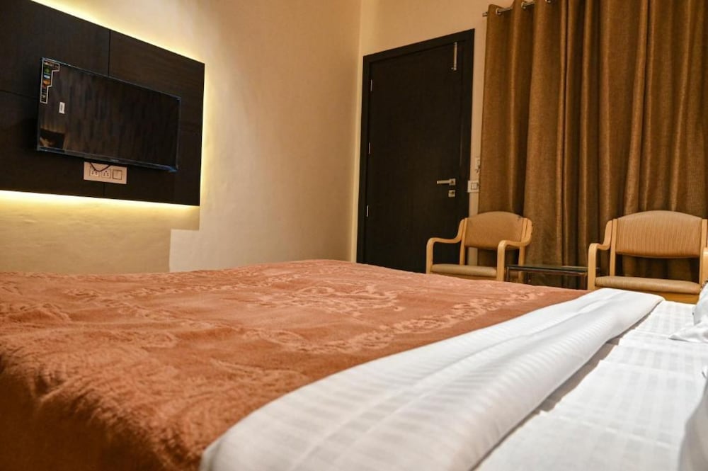 Goroomgo Shamyana Hotel Punjab in Pathankot, India