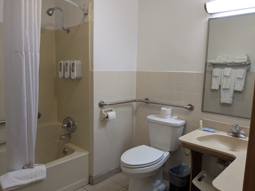 Magnuson Hotel Copper Crown - photo 26