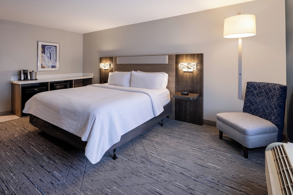 Holiday Inn Express & Suites Flowood by IHG - photo 22