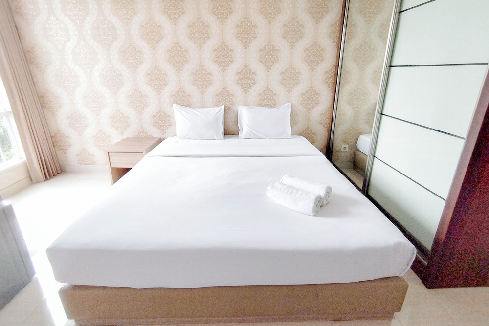Comfy Apartment Grand Sungkon Lagoon — 4-Star Luxury Hotel in Surabaya, Indonesia