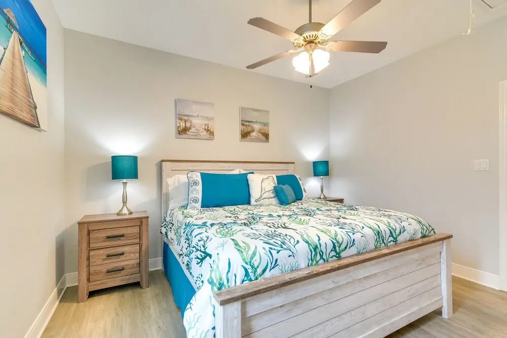 Luxe Crystal Beach Retreat with Views Walk to Shore — 4-Star Luxury Hotel in Bolivar Peninsula, United States