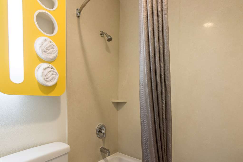 Motel 6 Bell Gardens - photo 20