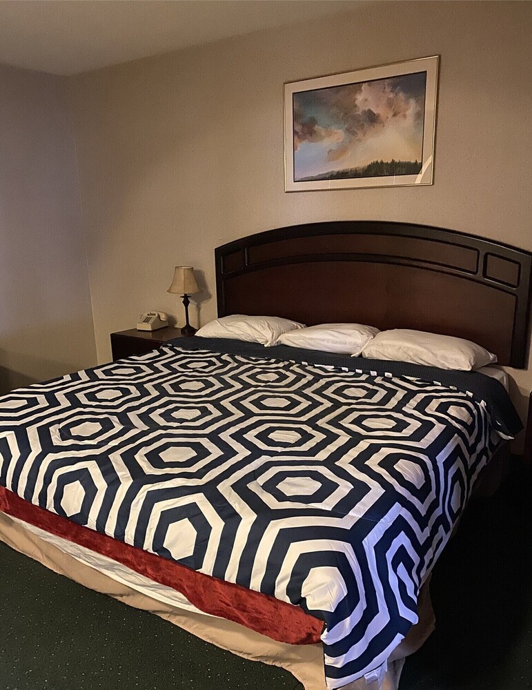 Rain Tree Inn - photo 9