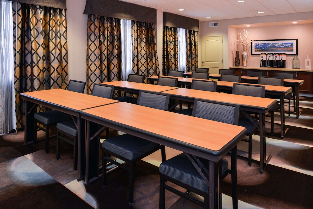 Hampton Inn & Suites Denver Speer Boulevard - photo 40