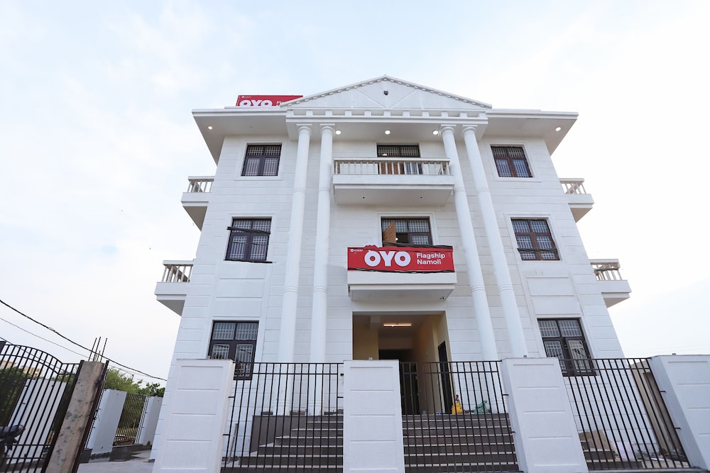 OYO Flagship 43667 Namoli in Greater Noida, India