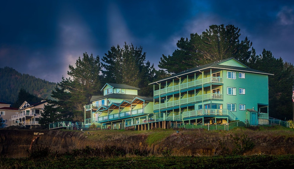 Inn Of The Lost Coast - photo 27