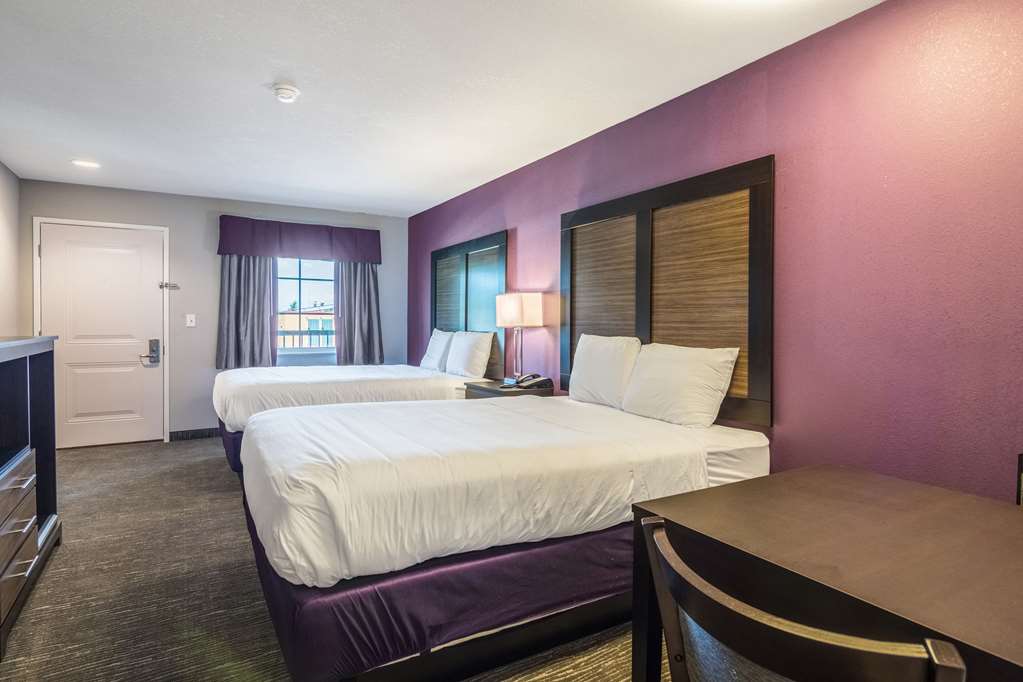 Econo Lodge Inn & Suites North Little Rock near Riverfront - photo 17