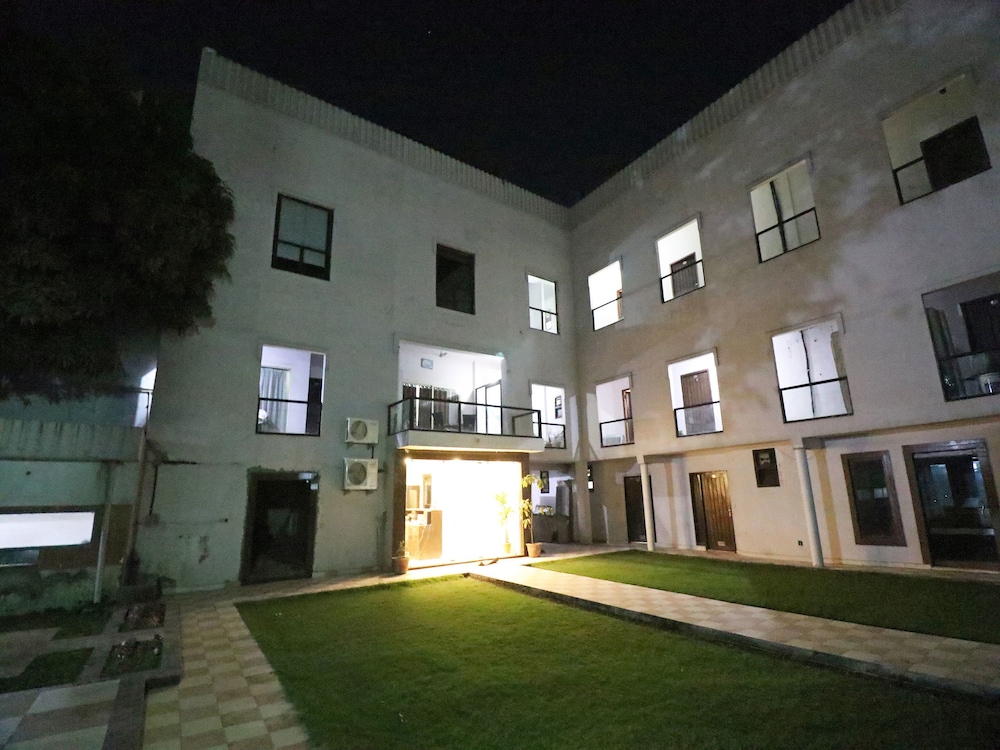 OYO 24410 Camellia Resort in Bolpur, India