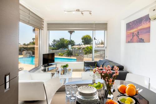 one bedroom apartment in Fig tree bay