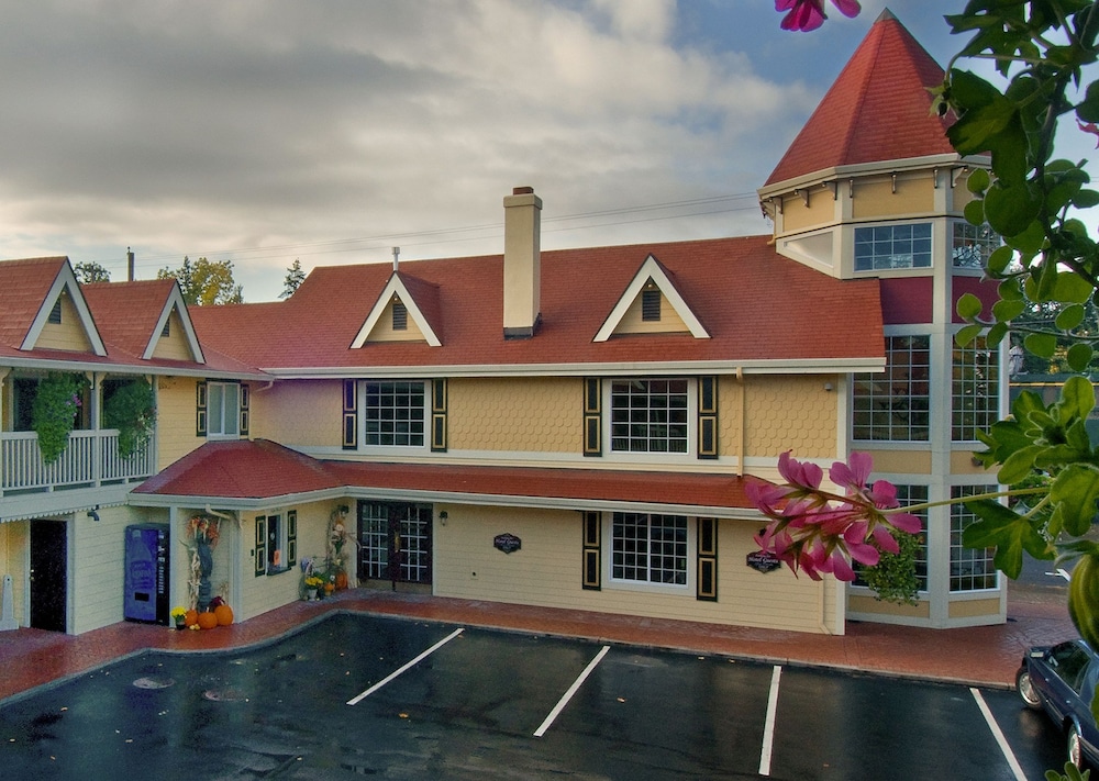Silverton Inn & Suites - photo 36