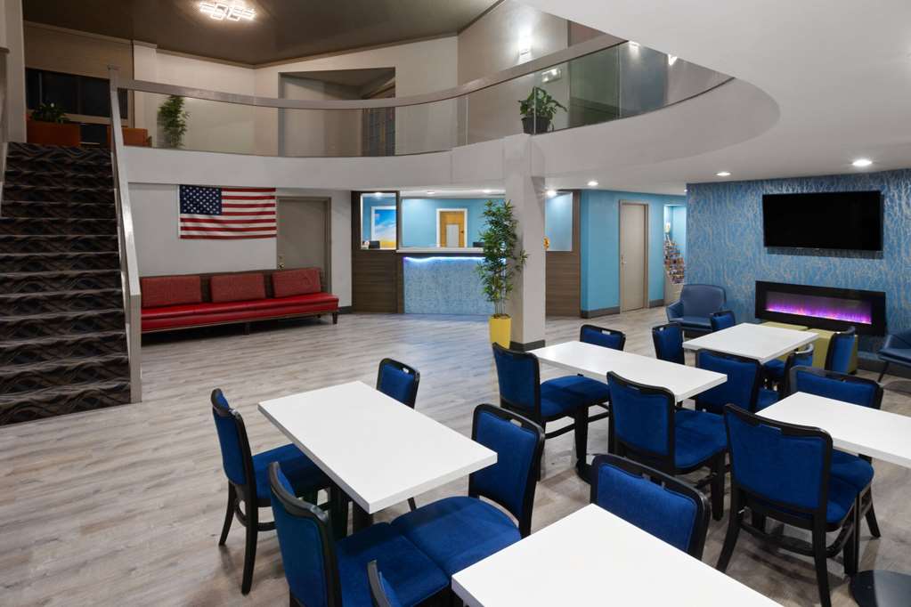 Days Inn & Suites by Wyndham Northwest Indianapolis — hotel in Indianapolis