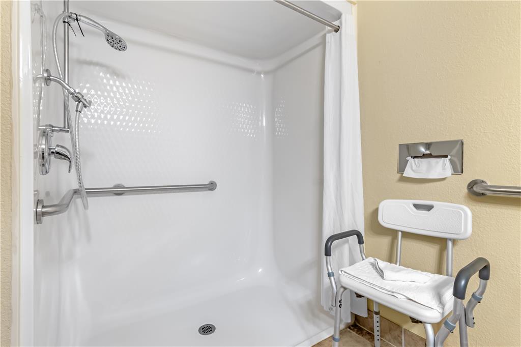 Best Western Teal Lake Inn - photo 37