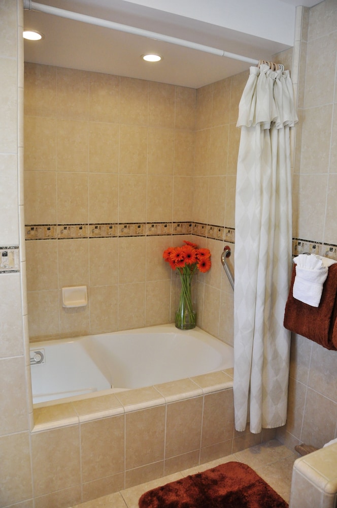 The Eagle Inn - photo 172