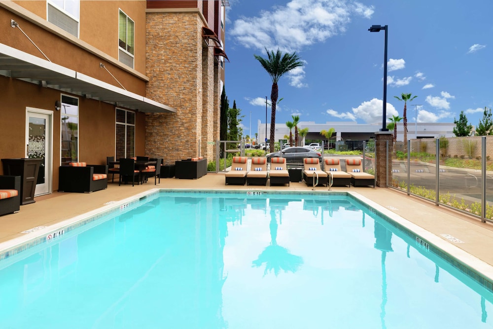 Hampton Inn & Suites Buena Park - photo 33