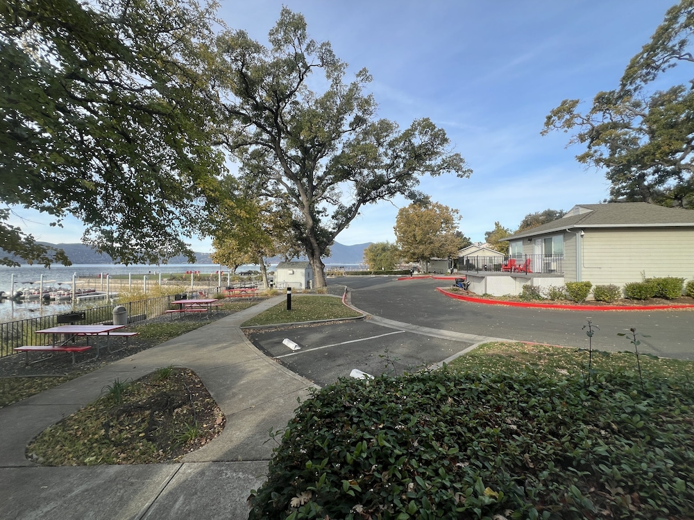 Clear Lake Cottages & Marina - photo 108