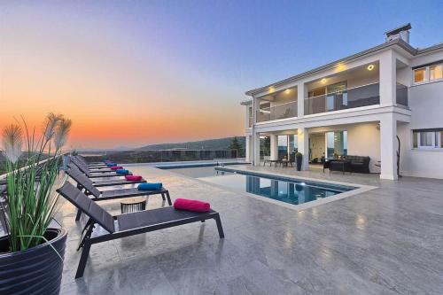 Villa Moderna — 4-Star Luxury Hotel in Rogoznica, Croatia