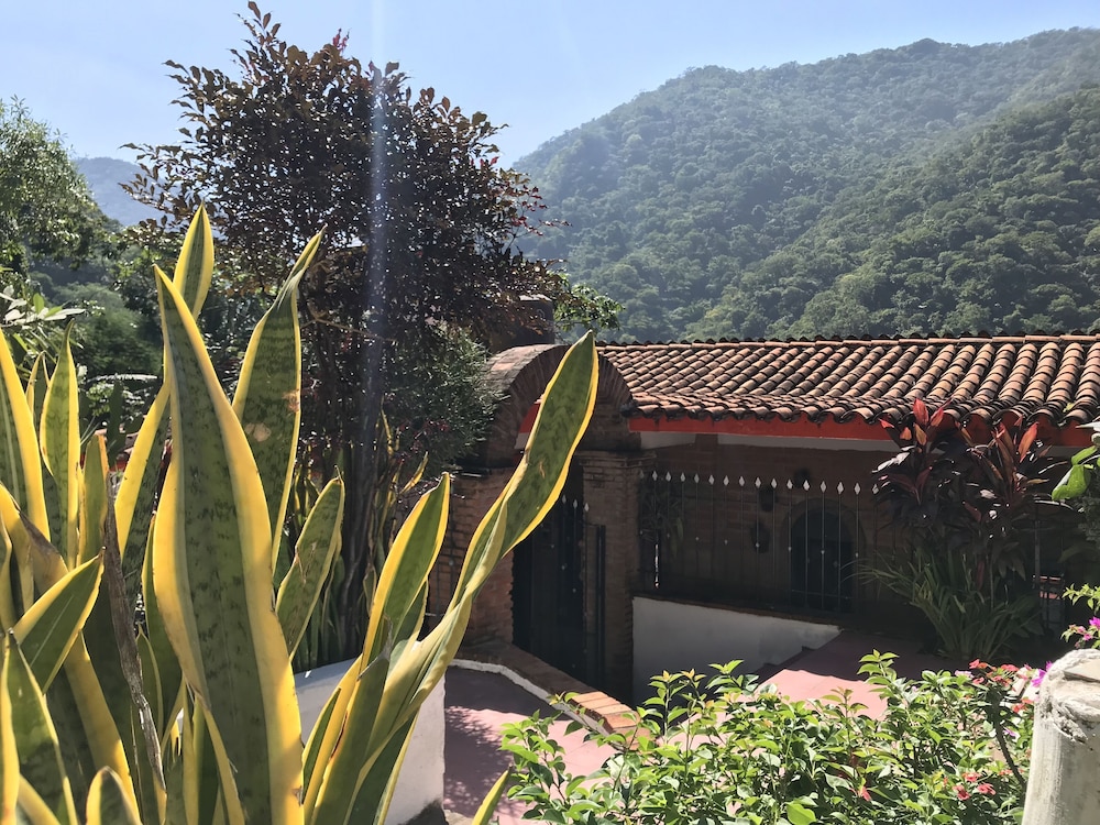 Casa Margarita escapa a la naturaleza — 4-Star Luxury Hotel in Puerto Vallarta, Mexico