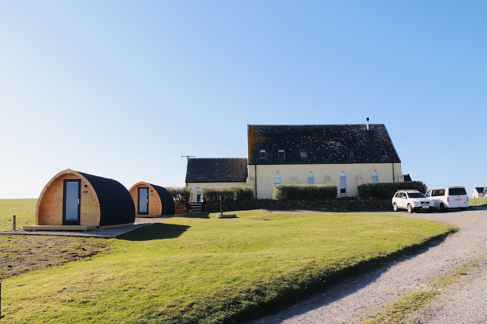 Kirkapol Pod Sleeps 2 With Ocean Views — hotel near Tiree Airport
