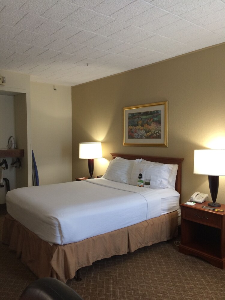 Clarion Inn Frederick Event Center - photo 17