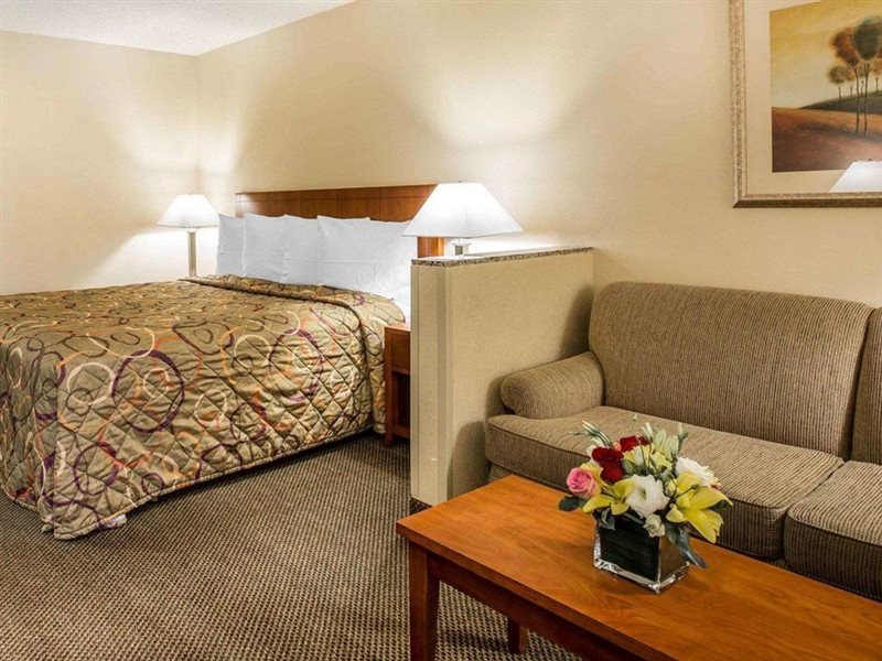 California Inn and Suites Bakersfield - photo 9